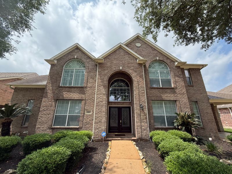 Revitalize Your Home’s Curb Appeal: Exceptional Pressure Washing Results by Power Pressure Wash