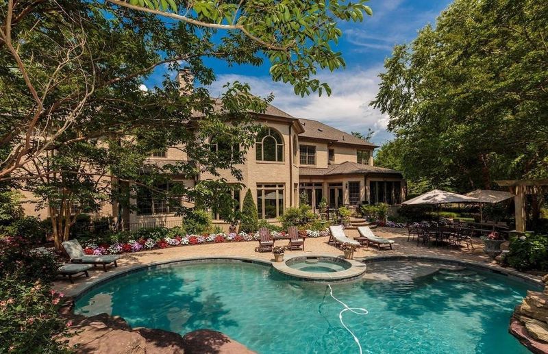 Pools & Spas