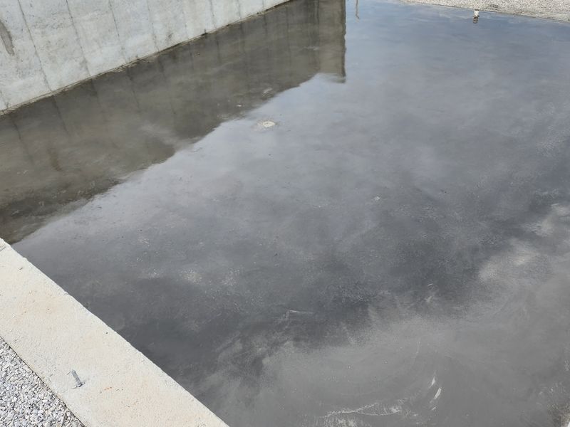 Slabs slick as glass