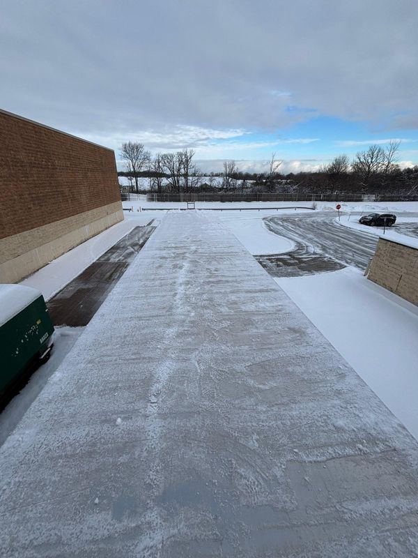 Commercial & Residential Snowplowing