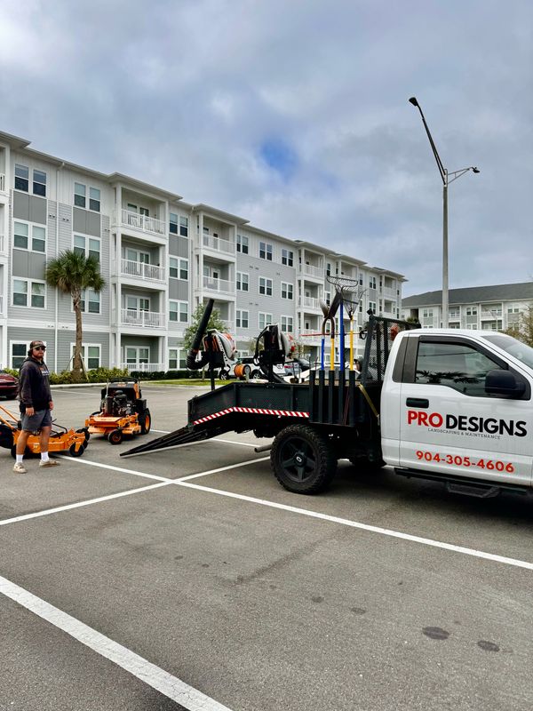 Commercial Landscape & Maintenance