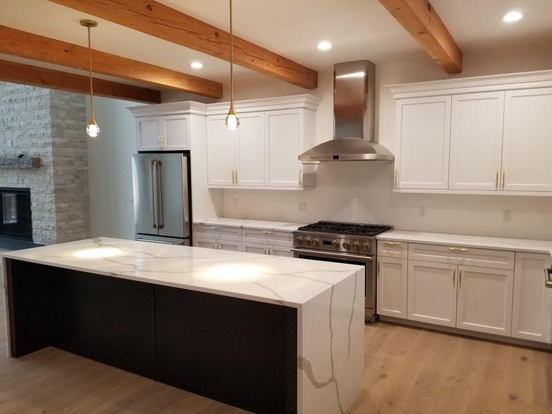 Kitchens & Cabinets