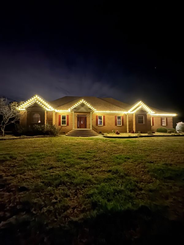 Dazzling Holiday Transformation: Prime Time's Expert Wash and Light Display