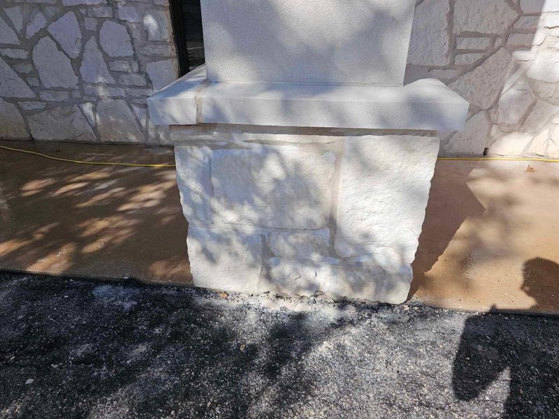 Brick/Stone Columns