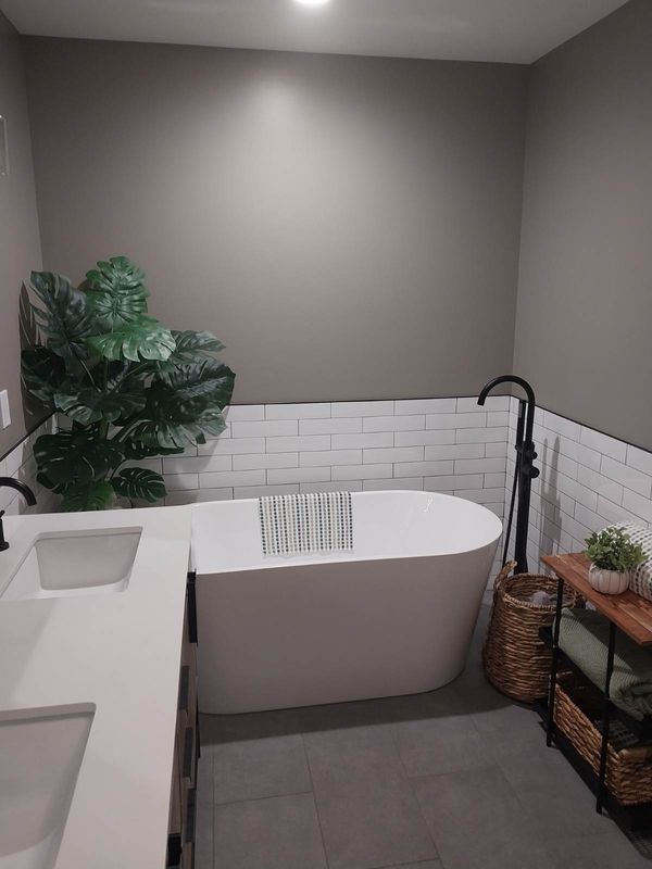 Elevating Elegance: Sayville Bathroom Transformation by New Vision Contracting