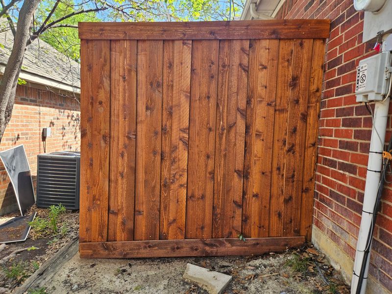 Fence Staining & Sealing