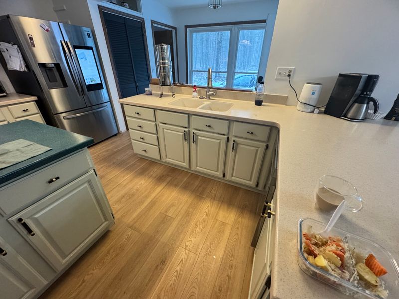 Kitchen and Cabinet Refinishing