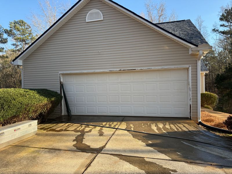 🚿 Pressure Washing Services