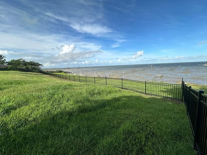 Aluminum Fence Installation