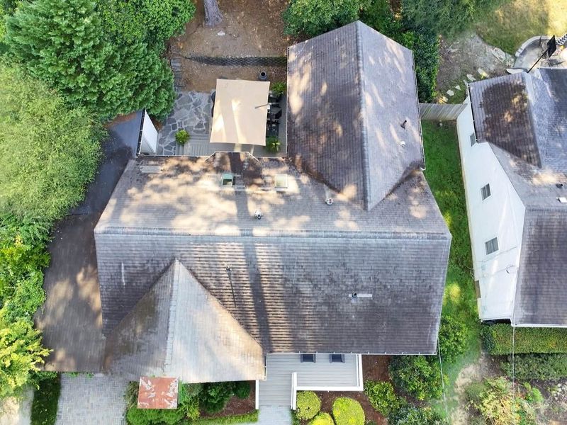 Seamless Roofing Solutions in Your Neighborhood