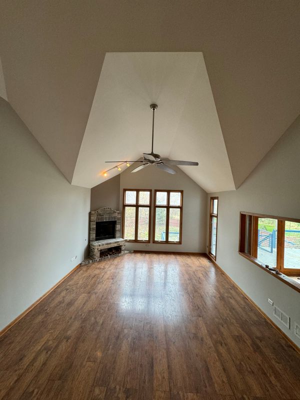 Vibrant Transformations: Reinventing Joliet Interiors with TL Painting's Expertise