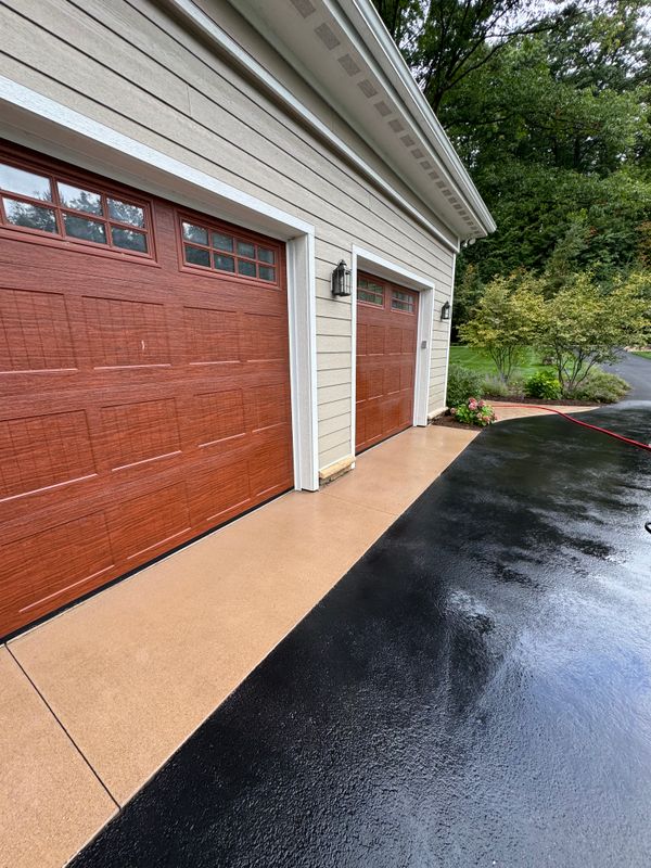 Driveway & Sidewalk Cleaning
