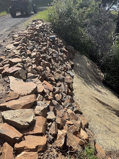 Hardscaping & Retaining Walls