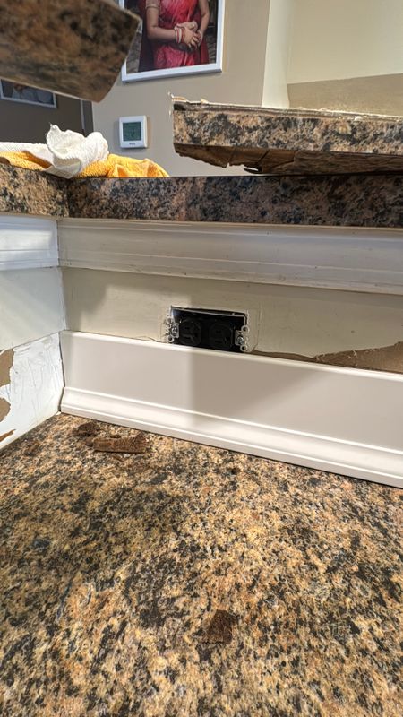 Seamless Kitchen Transformation: Expert Side Splash Installation by Sanchez Paint Pros