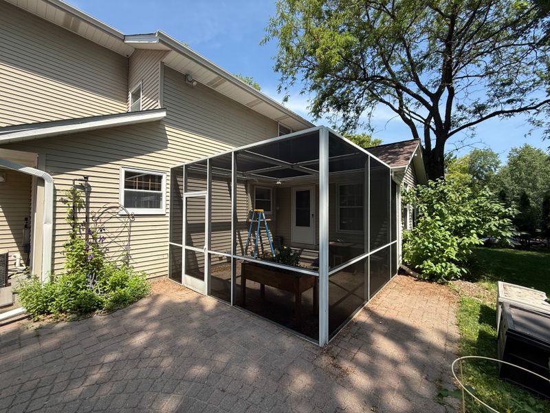Lanai Enclosures Rescreen