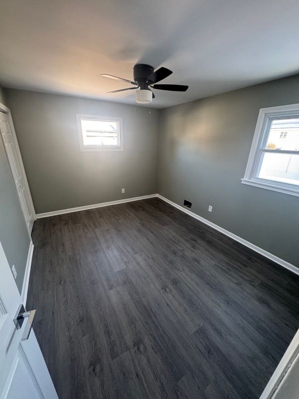 Vinyl and hardwood Flooring