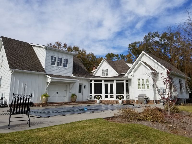 Driveway and Sidewalk Cleaning