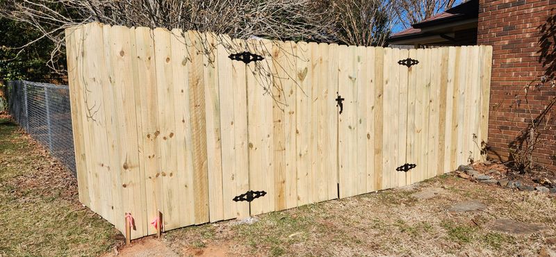 Wood Privacy Fence