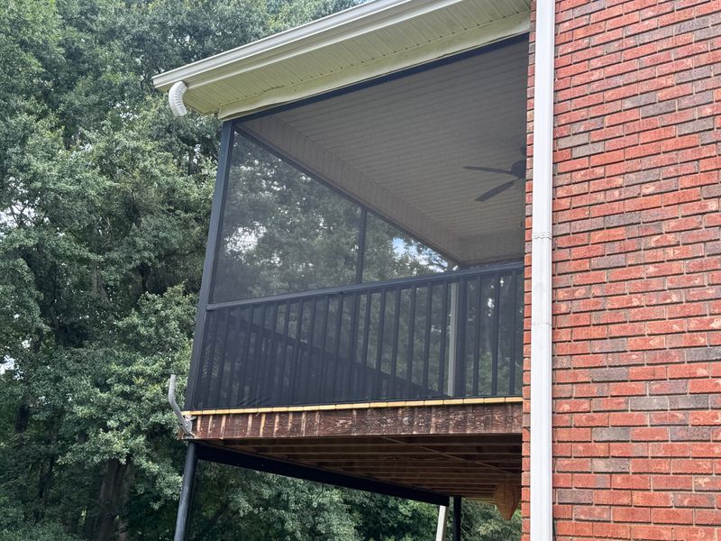 Elevate Your Outdoor Living with a Stunning Screened Deck