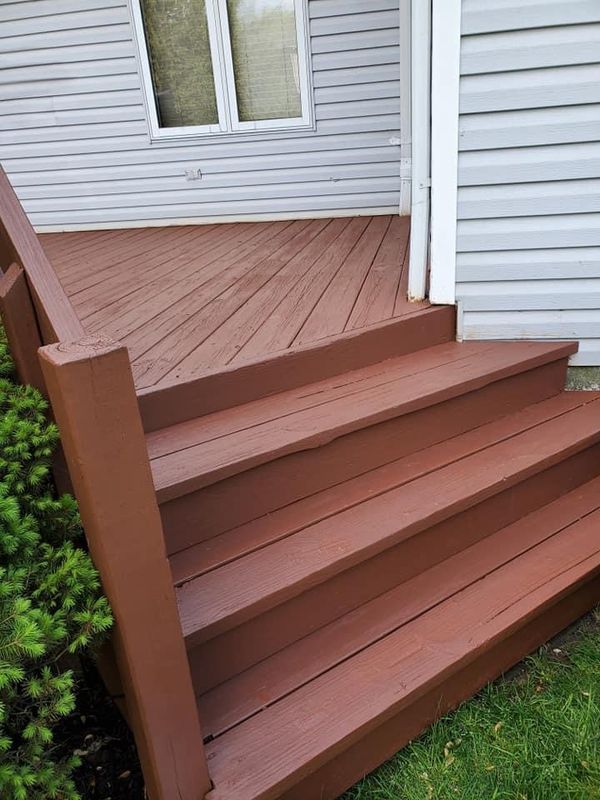 Deck Staining and Sealing