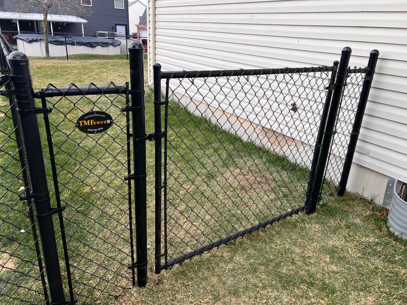 Precision-Set Black Vinyl Chain Link on Property Lines