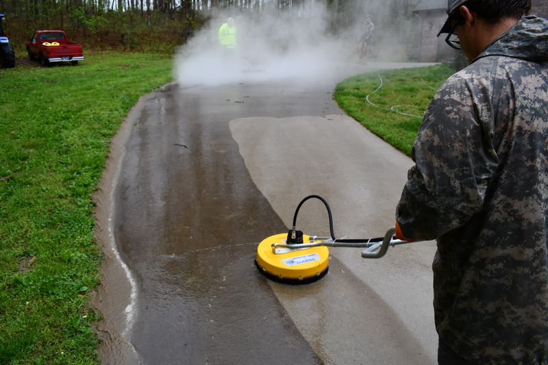 Driveway, Sidewalk & Concrete Cleaning