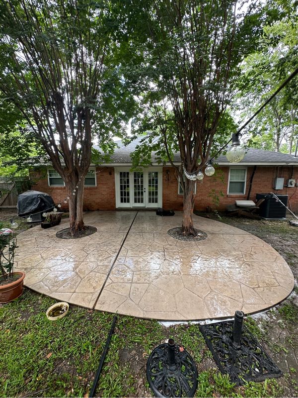 Revitalized Houston Driveway & Patio: Power Pressure Wash's Oak Forest Transformation
