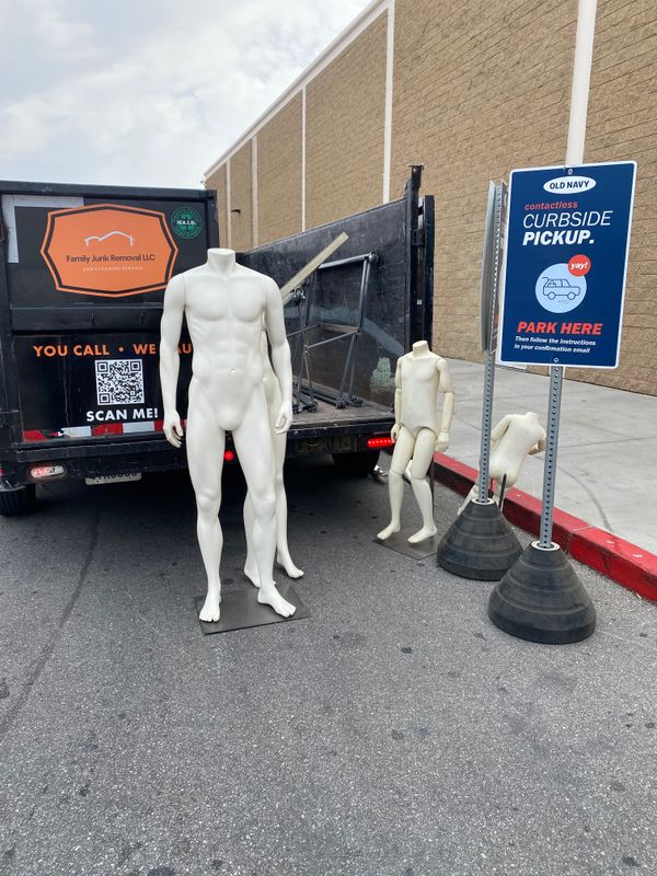 Streamlined Solutions: Expert Junk Removal in Stevenson Ranch
