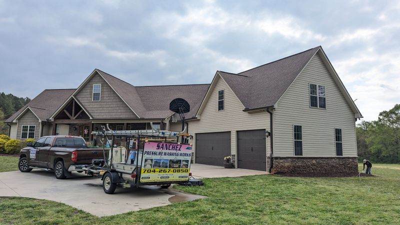 Driveway and Sidewalk Cleaning