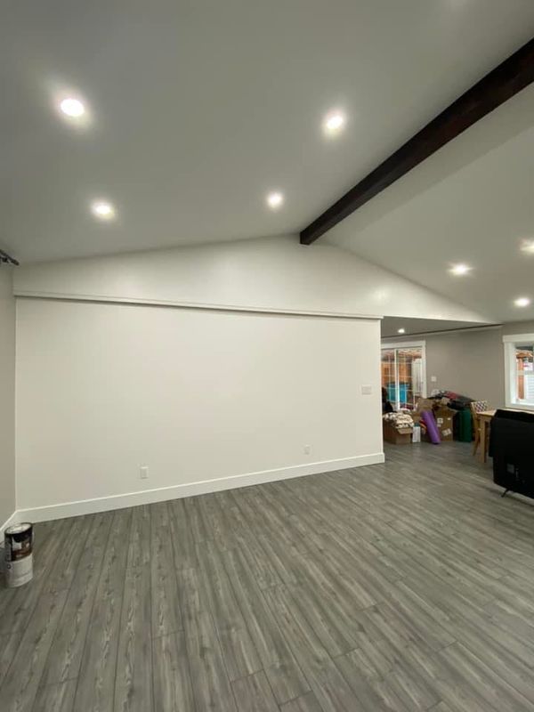 Trim Installation / Baseboards