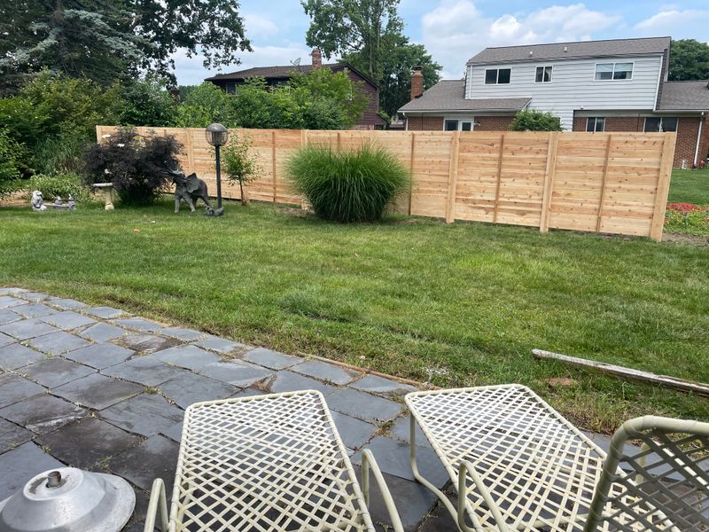 Horizontal Privacy Fence – Troy, MI
