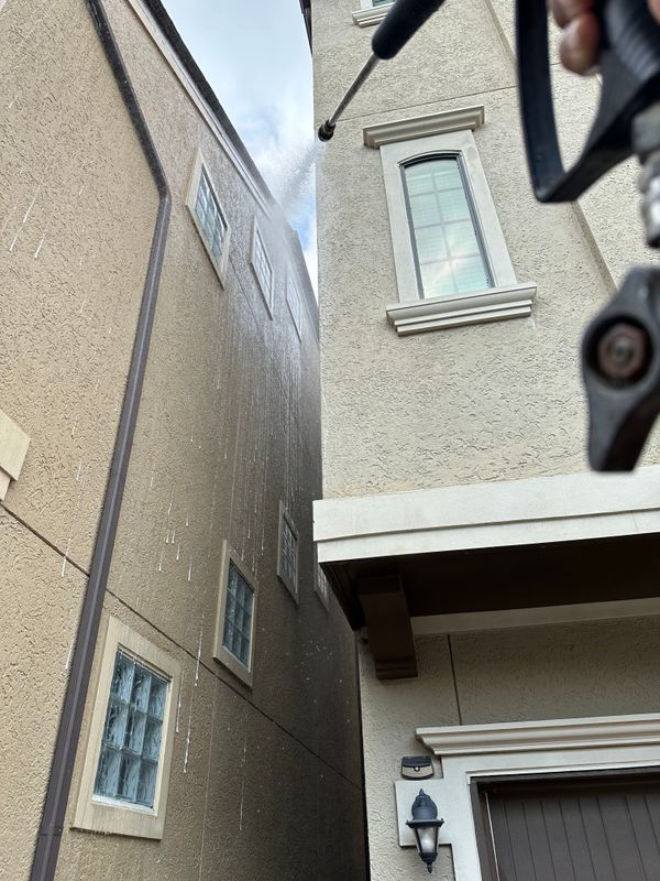 Building Soft Wash & Pressure Washing
