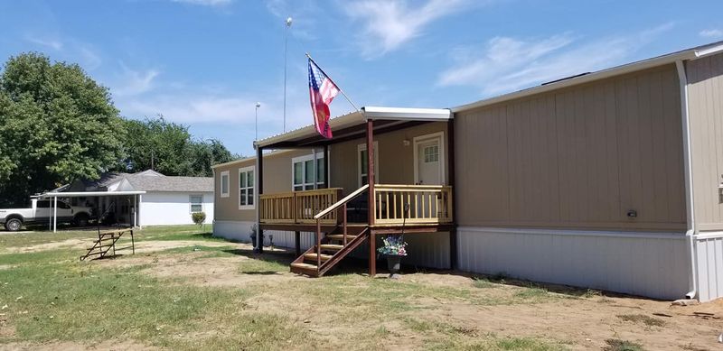 Porch / Patios