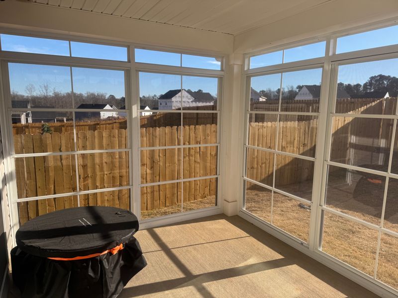 3 Season rooms Eze Breeze