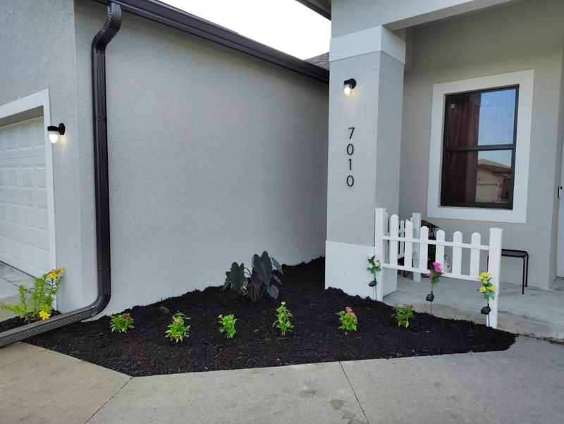Transformative Curb Appeal: Elegant Garden Enhancement