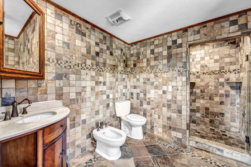 Bathroom & Kitchen Remodeling