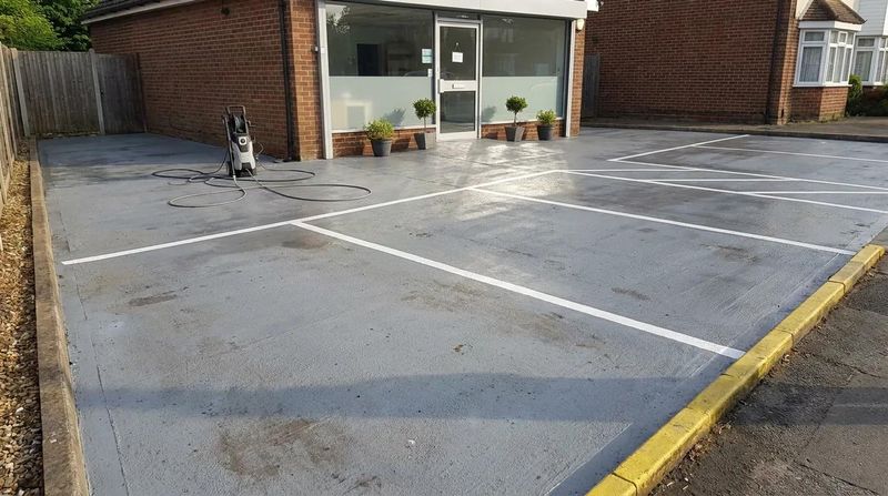 Driveway and Sidewalk Cleaning