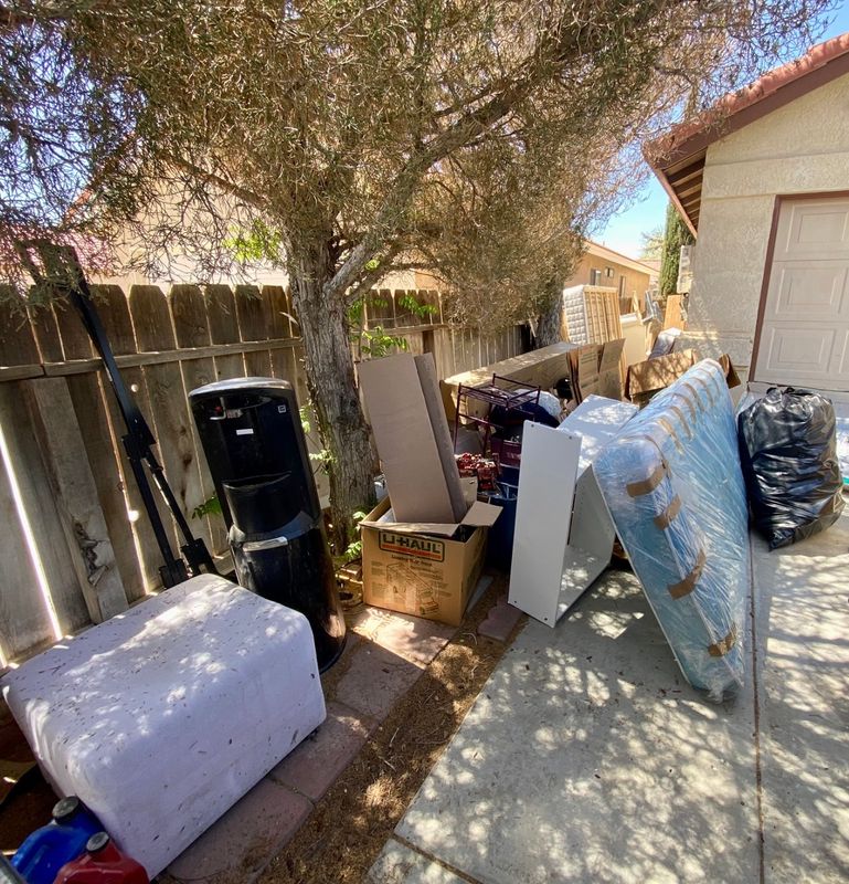 Swift Santa Clarita Cleanup: Transforming Cluttered Spaces with Family Junk Removal