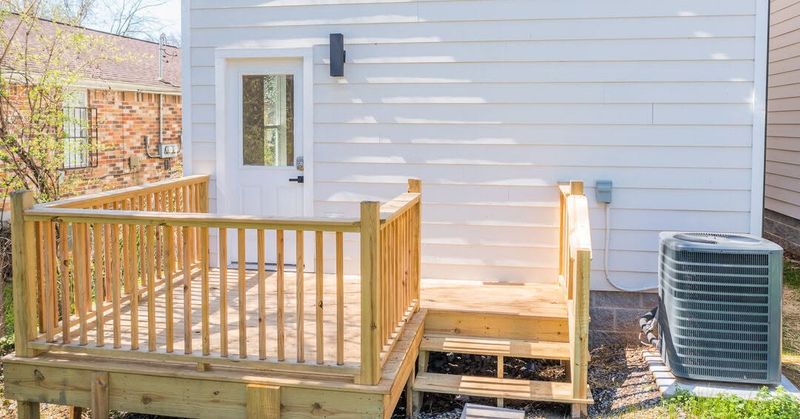 Deck and Fence Staining