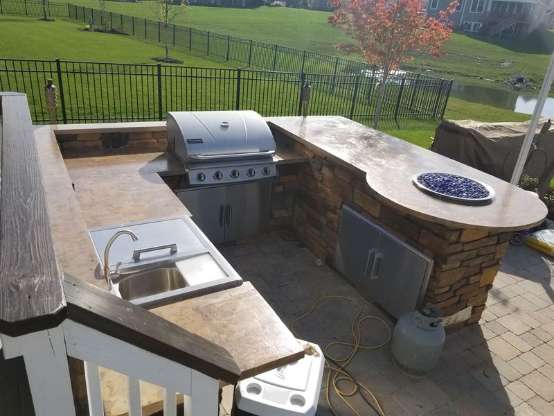 Outdoor Kitchens & Countertops