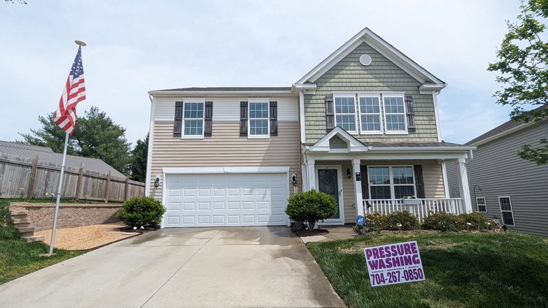 Driveway and Sidewalk Cleaning