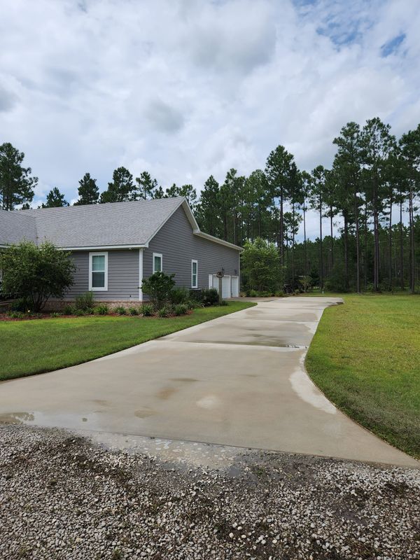 Driveway & Sidewalk Cleaning