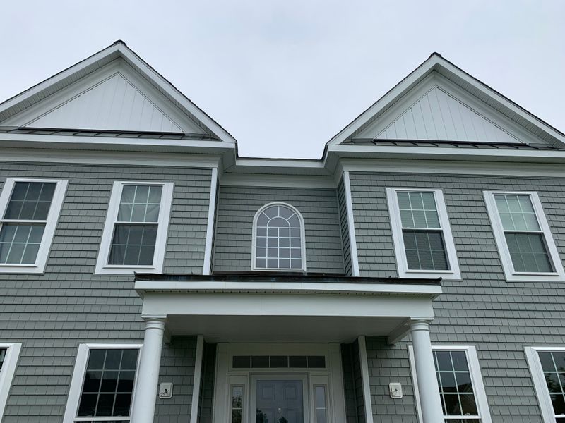 Laxs dr - windows, siding 