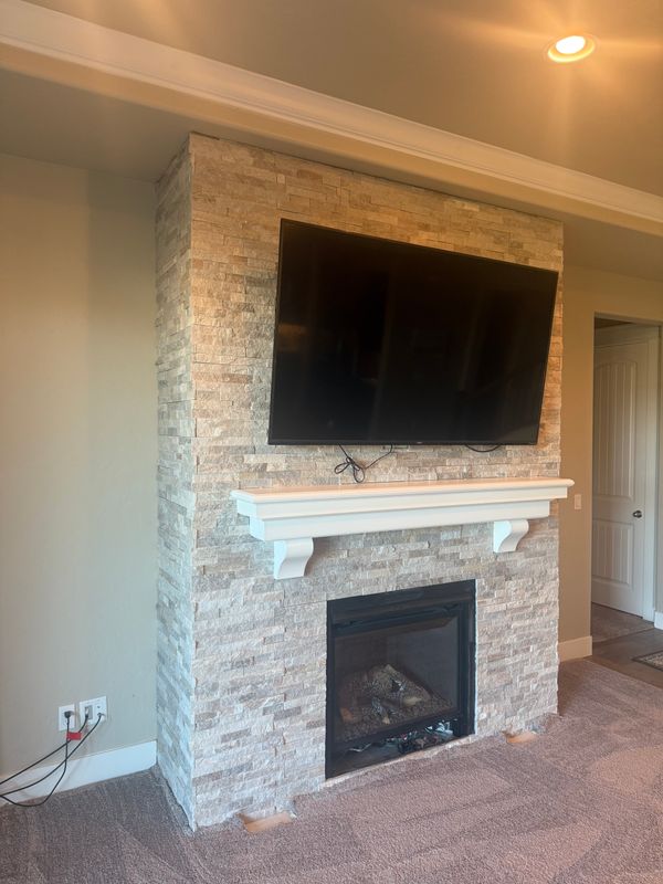 Accent walls/ Fireplace