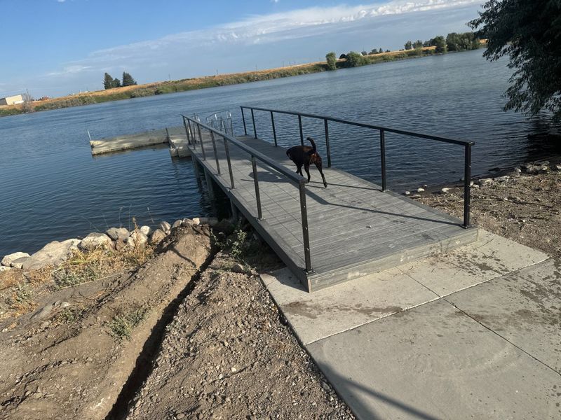 Custom decks & handrails