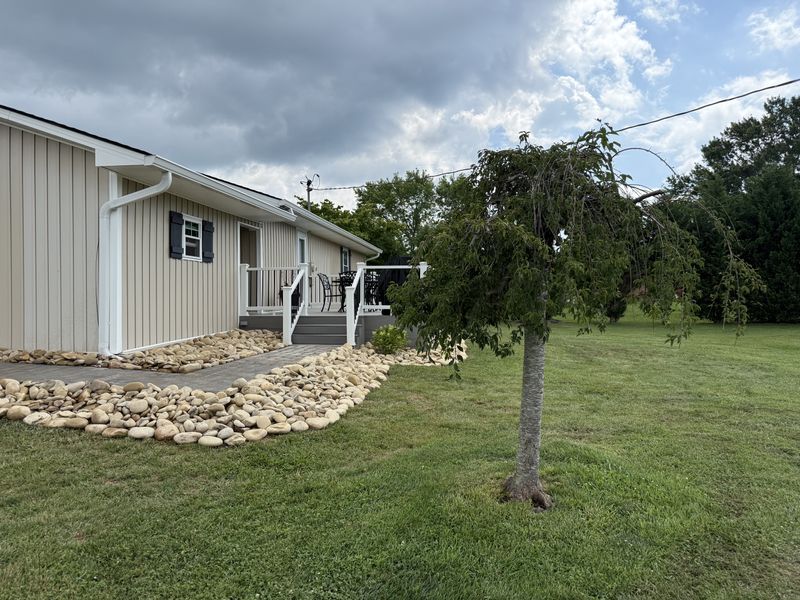 Natural Stone Hardscape