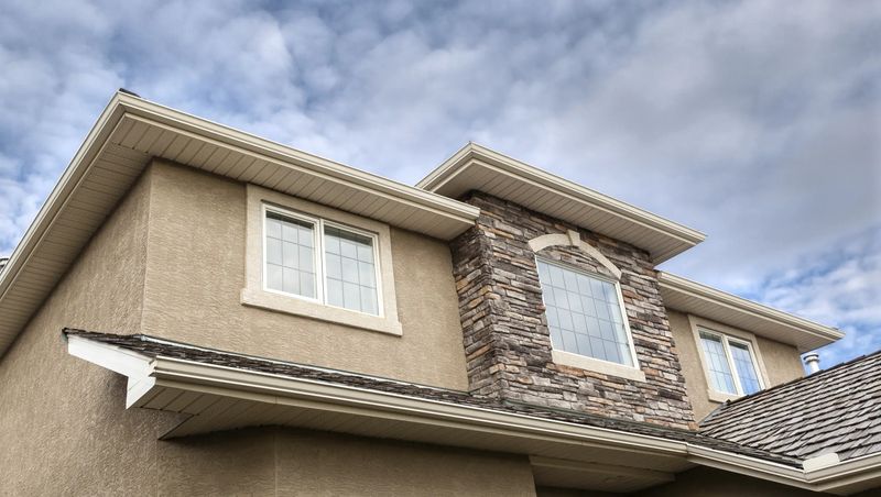 Stucco Repairs & Painting