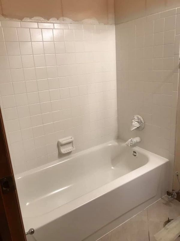 Bathtub and Tile Resurfacing