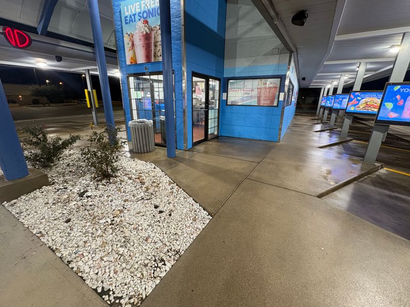 Driveway and Sidewalk Cleaning