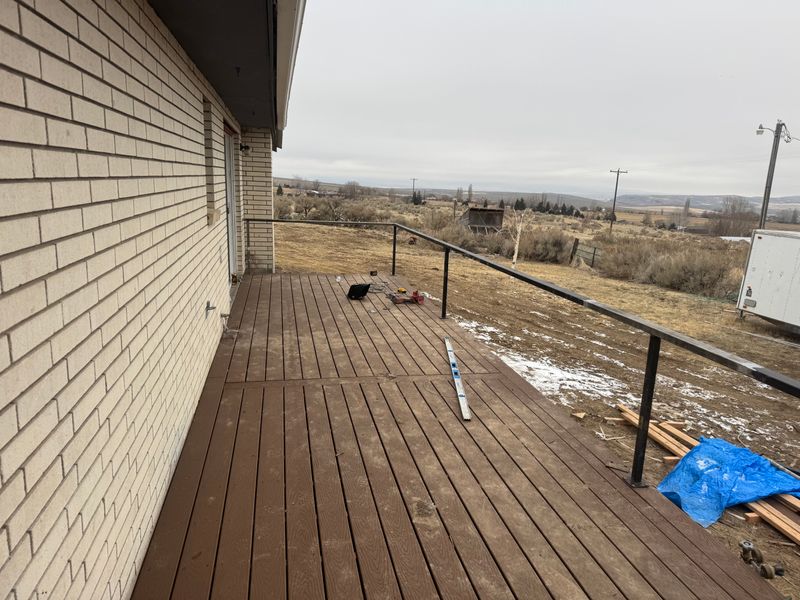 Custom decks & handrails